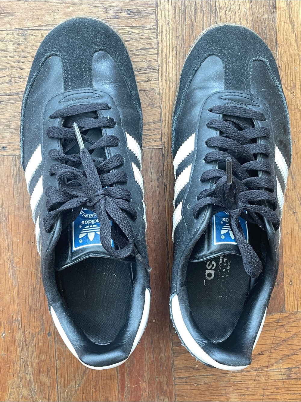 adidas Unisex Classic Samba Sneakers